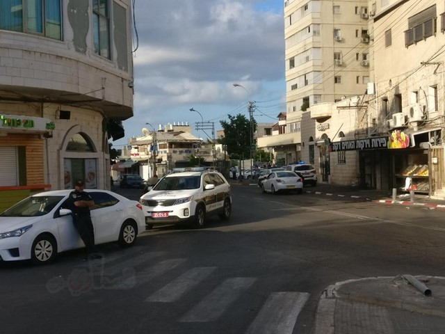 فيديو ..يافا - تل أبيب: مواجهات ومع الشرطة وحرق إطارات في أعقاب مقتل الشاب مهدي السعدي